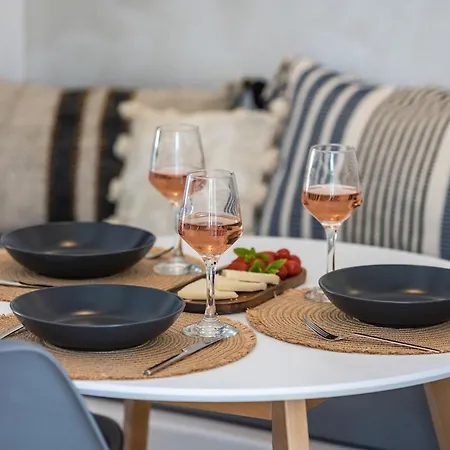 Arch Chora Next To The Old Castle Apartment