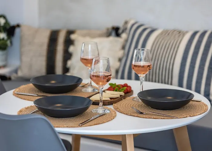 Arch Chora Next To The Old Castle דירה